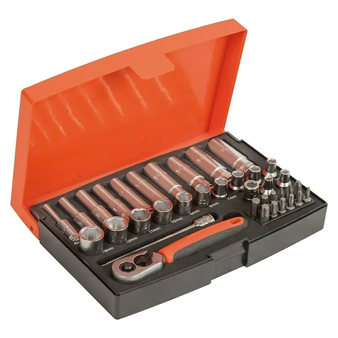 Bahco Steckschlüssel-Set SL25L - 37 -tlg., Antriebsgröße: ¼″ Sechskant - Satz Steckschlüssel und Ratschenschlüssel in einem orangefarbenen Koffer. Das Set enthält verschiedene Größen von Steckschlüsseln und Bits.