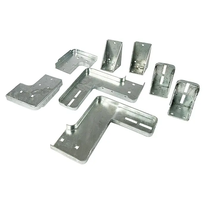 Dolle Starter-Set Gardentop Set 1 - Passend für: Dolle Außentreppe Gardentop, zwei Stufen - Ein Arrangement von verschiedenen silbernen Metallverbindungsstücken, die unterschiedliche Formen auf einer schwarzen Oberfläche zeigen.