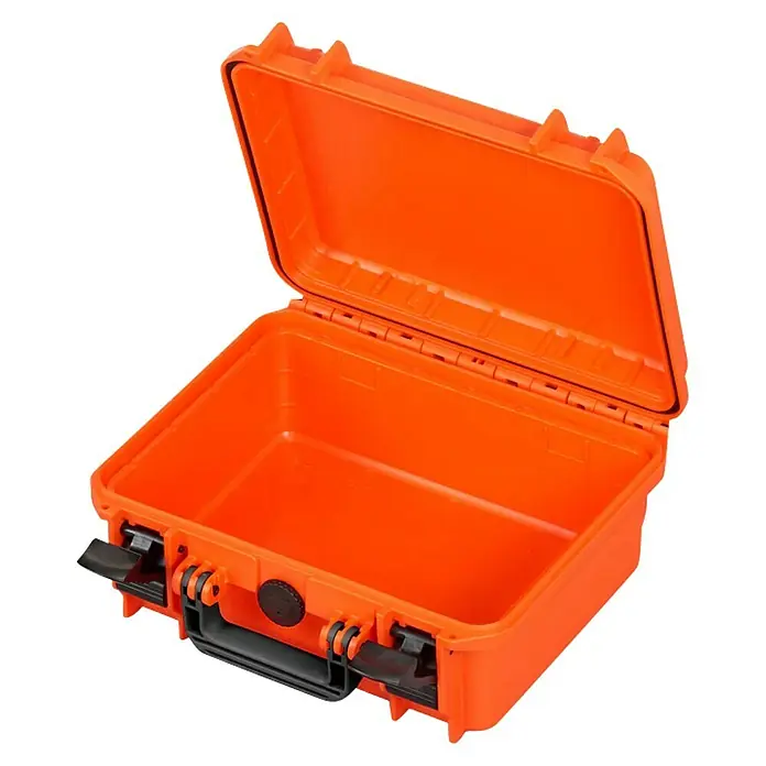 Wasserdichter Koffer MAX300 - L x B x H: 336 x 300 x 148 mm, Kunststoff, Ohne Schaumstoffeinlage, Orange - Geöffneter orangefarbener Schutzkoffer mit schwarzem Griff, ideal für sichere Aufbewahrung und Transport empfindlicher Gegenstände.