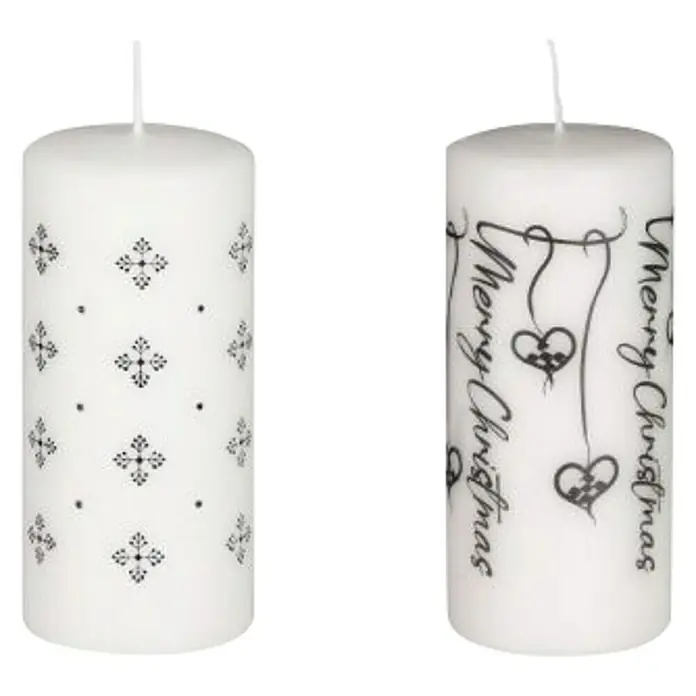 Vela - Ø x Al: 6,8 x 15 cm, Blanco - Dos velas blancas con motivos festivos, una con adornos y otra con letras de "Feliz Navidad", crean un ambiente festivo.