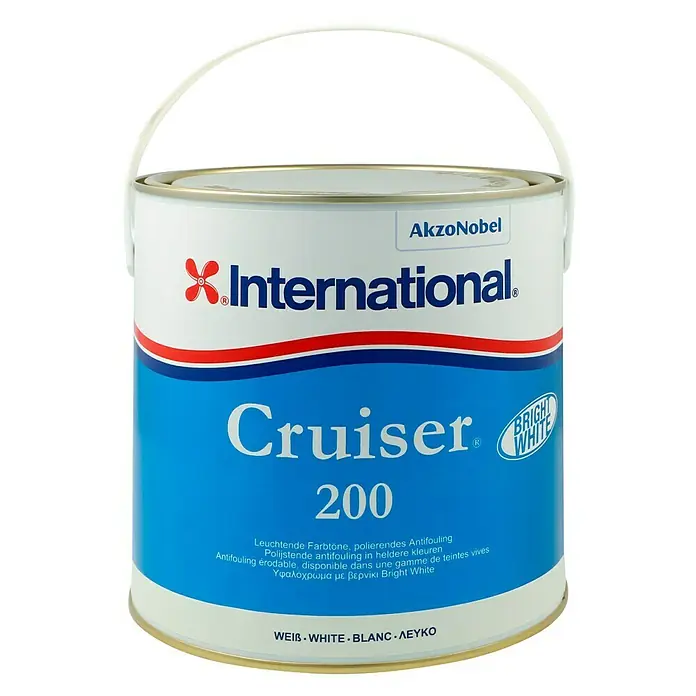 International Selbstpolierendes Antifouling Cruiser 200 - Weiß, 2,5 l - Ein Eimer International Cruiser 200 Antifouling-Farbe in strahlendem Weiß, ideal für den Schutz von Schiffsrümpfen vor Bewuchs.