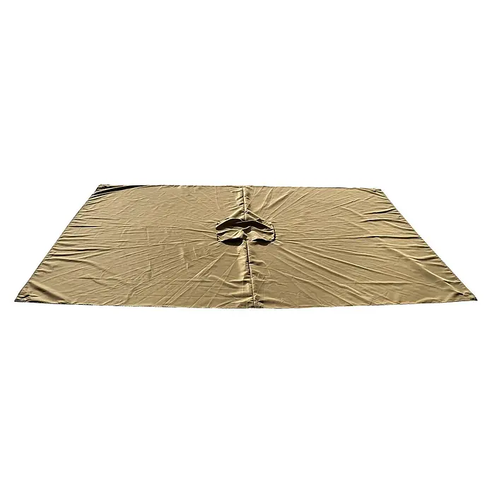 Techo de repuesto Lian - Taupe, Específico para: Parasol de jardín Lian 300 x 200 cm - Un mantel beige y cuadrado de tela lisa con una abertura en el medio, colocado sobre un fondo negro.