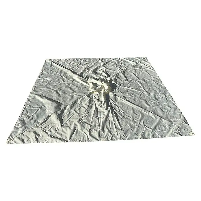 Techo de repuesto Lian - Crudo, Específico para: Parasol de jardín Lian 300 x 300 cm - Toma de una superficie reflectante blanca arrugada. Ideal para estudios fotográficos, proporciona una luz suave y reduce las sombras.