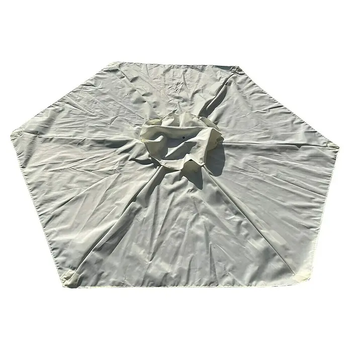 Techo de repuesto Lian - Crudo, Específico para: Parasol de jardín Lian Ø 200 cm, 200 cm - Primer plano de una cubierta de sombrilla de patio blanca y arrugada. Ofrece protección solar y agrega un toque de elegancia a los espacios exteriores.