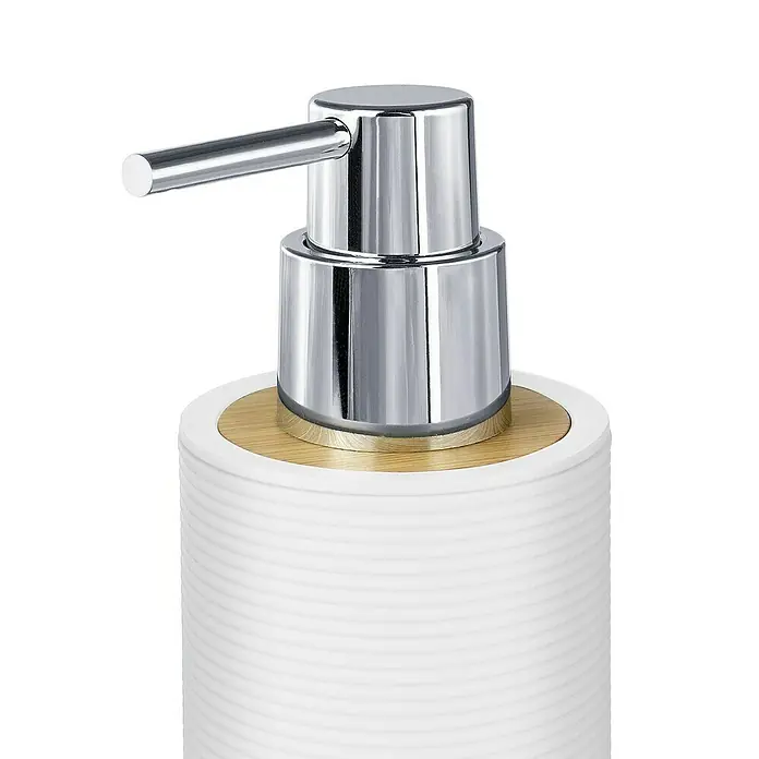 Dispensador de jabón Laos - L x An x Al: 6 x 6 x 20 cm, Plástico, Blanco - Primer plano de un elegante dispensador de jabón con bomba de cromo y un recipiente blanco acanalado, que combina estilo y funcionalidad.