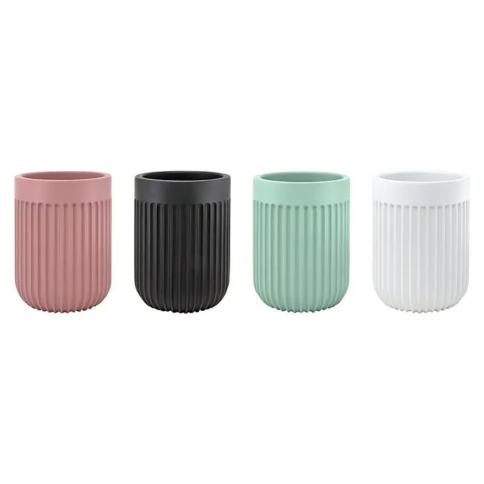 Portacepillos Urban - L x An x Al: 72 x 72 x 97 cm, Plástico, Negro - Una fila de cuatro vasos térmicos aislados en rosa, negro, verde menta y blanco, con un diseño acanalado y texturizado para un agarre seguro.
