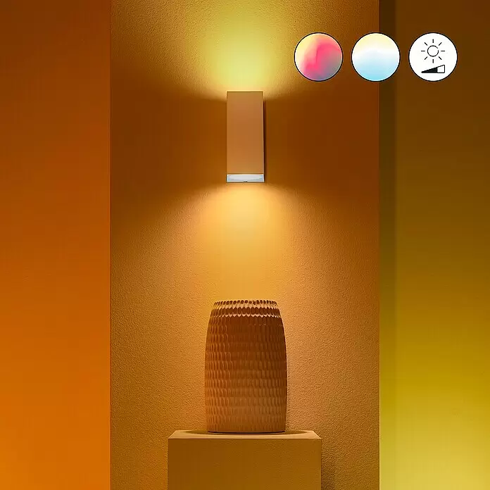 Philips Wiz LED-Außenwandleuchte Up & Down - 5 W, L x B x H: 9,2 x 6,8 x 15 cm, Weiß, RGBW - Stimmungsaufnahme