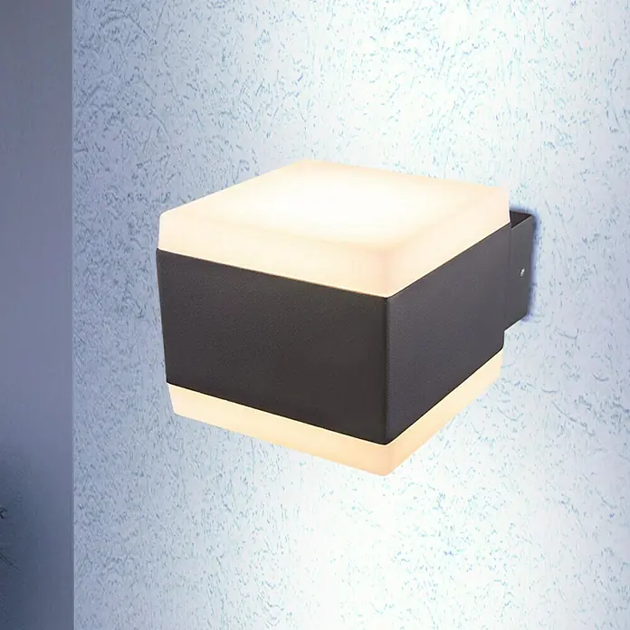 Globo LED-Außenwandleuchte SLICE - 11,5 W, Anthrazit, IP44, B x H: 11 x 9 cm, Nicht Dimmbar - Moderne, quaderförmige Wandleuchte mit schwarzem Gehäuse und sanftem Lichtschein, ideal für stilvolle Außenbereiche.