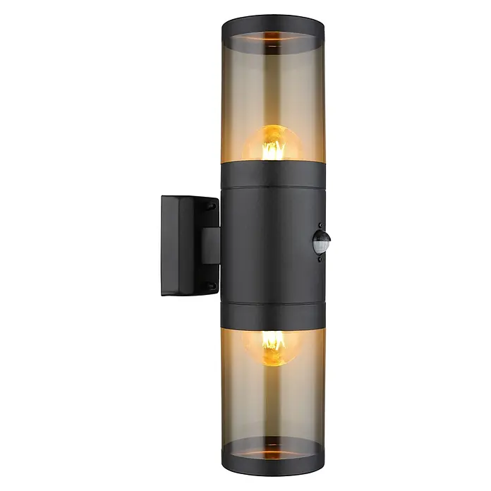Globo Xeloo Sensor-Außenleuchte - 60 W, L x B x H: 10,2 x 10,2 x 42 cm, Schwarz, IP44, Bewegungsmelder - Moderne, schwarze Wandleuchte mit Bewegungsmelder und zwei bernsteinfarbenen Glaszylindern, die warmes Licht spenden. Ideal für den Außenbereich.