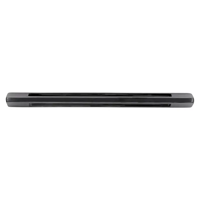 Siro Möbelgriff - Typ Möbelgriff: Bügel, L x B x H: 118 x 10 x 24 mm, Stahl, Schwarz - Detailaufnahme eines horizontalen, grauen Toasters mit drei Schlitzen. Perfekt für knusprige Toastscheiben am Morgen.