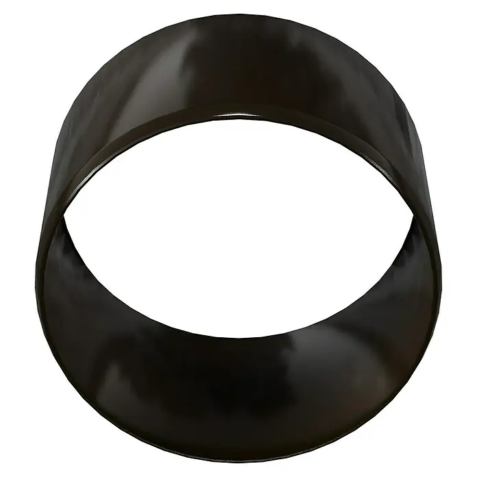 Marley Fallrohr-Bogenverbinder - Nennweite: 105 mm, Kunststoff, Braun - Abbildung eines glänzenden, dunkelgrauen Armreifs. Das Armband ist in der Mitte des Bildes platziert, vor einem schwarzen Hintergrund.