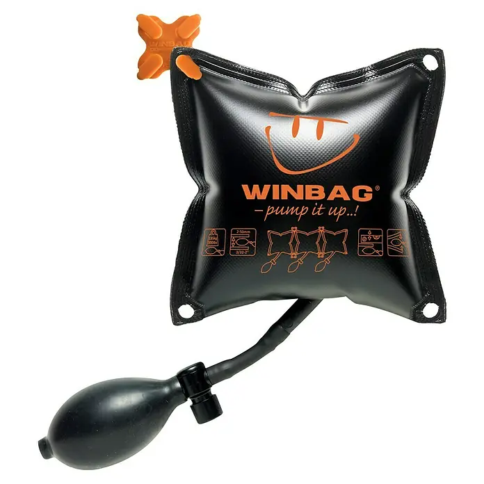 Montagekissen Winbag Connect - Traglast: 450 kg - Ein schwarzes WINBAG-Luftkissen mit Handpumpe, ideal zum Anheben und Ausrichten schwerer Gegenstände. Praktisches Werkzeug für Montagearbeiten.