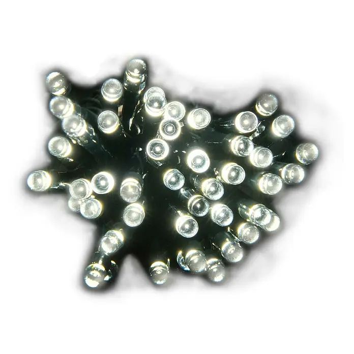 Guirnalda luminosa solar - Largo: 6,4 mm, LED - Primer plano de una cadena de luces con muchas bombillas LED pequeñas y brillantes, ideal para decoraciones festivas e iluminación ambiental.