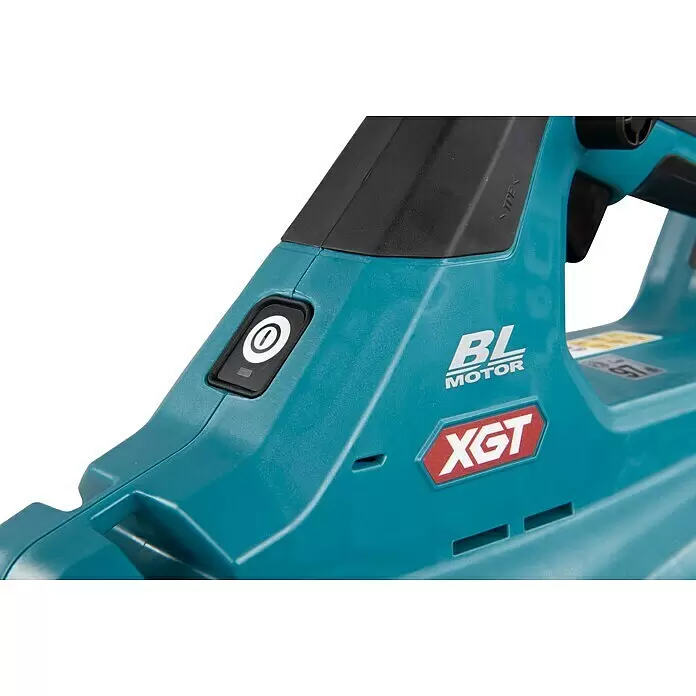 Makita Akku-Laubbläser UB001GZ - 40 V, Ohne Akku, Blasgeschwindigkeit: 53 m/s - Nahaufnahme eines tealfarbenen Elektrowerkzeuggehäuses mit schwarzem Einschaltknopf, "BL MOTOR"-Schriftzug und "XGT"-Logo.