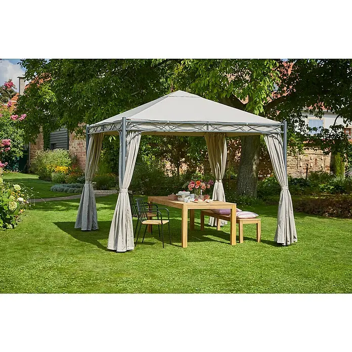 Sunfun Menorca Standard-Pavillon - B x T: 300 x 300 cm, Farbe Gestell: Anthrazit, Stahl - Ein elegantes Gartenpavillon mit Vorhängen, unter dem ein Holztisch und Stühle für ein entspanntes Essen im Freien stehen.