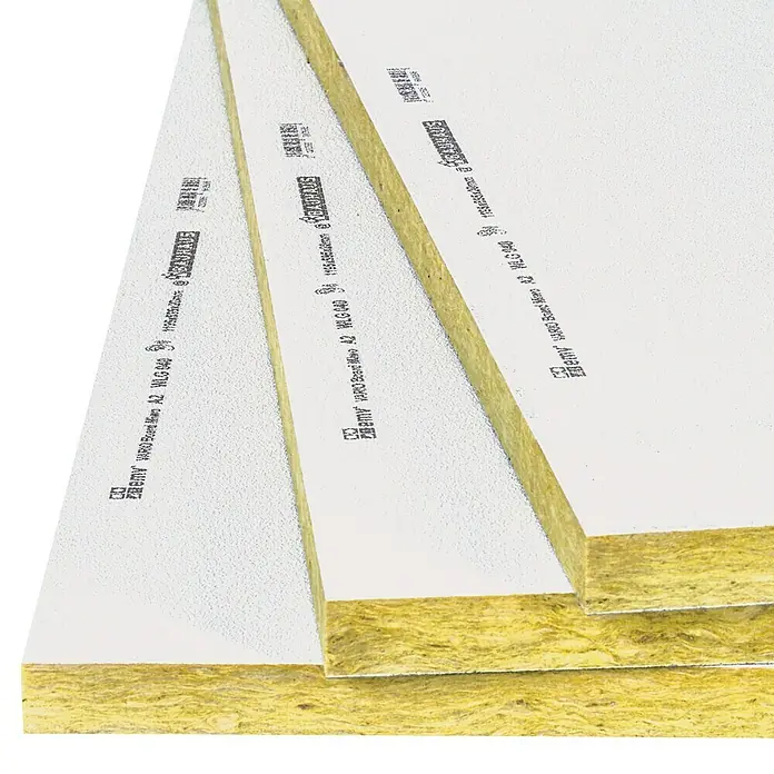 Emv Vario Board MW A 2 - L x B x S: 119,5 cm x 59,5 cm x 30 mm - Nahaufnahme von drei Zemy VARD Board Mavo A2 WLG 040 Dämmplatten mit einer Größe von 1195x595x30mm.