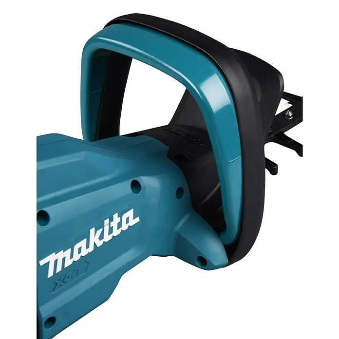 Makita XGT 40V max. Akku-Heckenschere UH007GD201 - 40 V, Li-Ionen, 2 Akkus, Schnittlänge: 75 cm - Nahaufnahme einer Makita Akku-Heckenschere, die ihre robuste Bauweise und ihr ergonomisches Design hervorhebt.