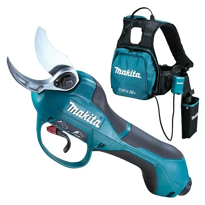 Makita LXT 18V Akku-Astschere DUP361Z -  - Makita kabellose Heckenschere in Türkis und Schwarz mit angeschlossenem Akku-Rucksacksystem und Halfter.