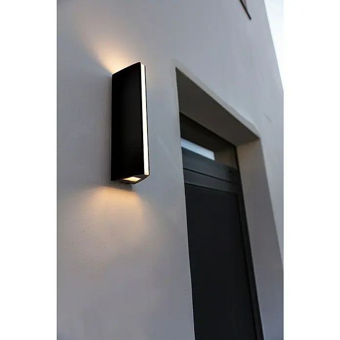 Lutec LED-Außenwandleuchte Leo - 14,5 W, 8,8 x 6,6 x 30 cm, Anthrazit, IP54 - Moderne, rechteckige Wandleuchte in Schwarz mit warmweißem Licht, ideal für den Außenbereich zur stilvollen Beleuchtung von Fassaden.