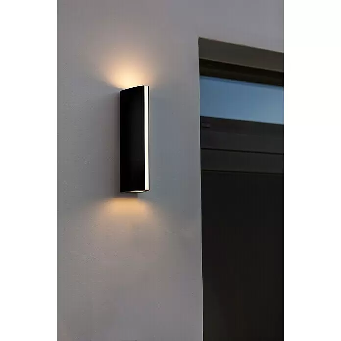 Lutec LED-Außenwandleuchte Leo - 14,5 W, 8,8 x 6,6 x 30 cm, Anthrazit, IP54 - Stimmungsaufnahme