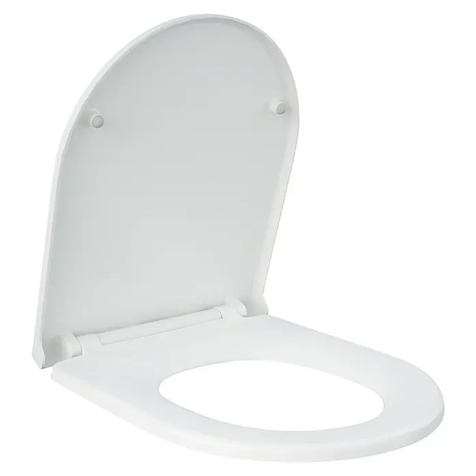 RAK Ceramics Feeling WC-Sitz - Duroplast, Weiß, Mit Absenkautomatik - Ein weißer Toilettensitz mit Deckel, leicht geöffnet und auf einem schwarzen Hintergrund platziert.