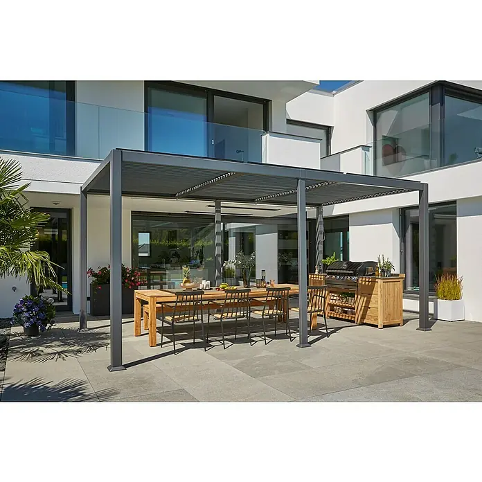 Sunfun Zoe Módulo de cocina exterior Armario con cajones - Marrón, An x Pr x Al: 58 x 63 x 92 cm, Madera de teca - Una pérgola moderna de lamas proporciona sombra y estilo al área exterior, complementada con una elegante mesa de comedor y zona de barbacoa.