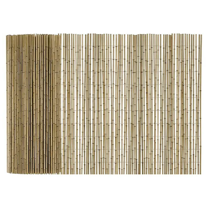T & J Schilfrohrmatte Sylt - 600 x 120 cm, Geeignet für: Sichtschutz - Nahaufnahme eines Bambusrollzauns, der eine natürliche und rustikale Optik für den Außenbereich bietet.