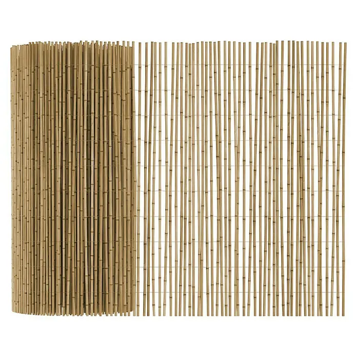 T & J Schilfrohrmatte Sylt - 600 x 100 cm, Geeignet für: Sichtschutz - Ein detailreiches Bild eines dekorativen Bambuszauns, ideal für den Garten oder als Sichtschutz, der eine natürliche Ästhetik bietet.