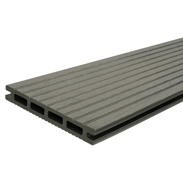 WPC-Terrassendiele Dark Grey - 200 x 13,5 x 2,1 cm, Dunkelgrau - Nahaufnahme einer grauen Terrassendiele mit Rillenoberfläche und Hohlkammerprofil für den Außenbereich.