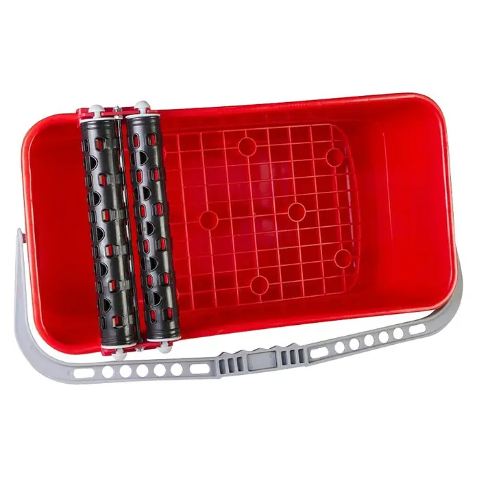 Rubi Cubeta de limpieza Easypro - Polipropileno, 24 l - Cubeta de pintura roja con dos rodillos y asa gris.