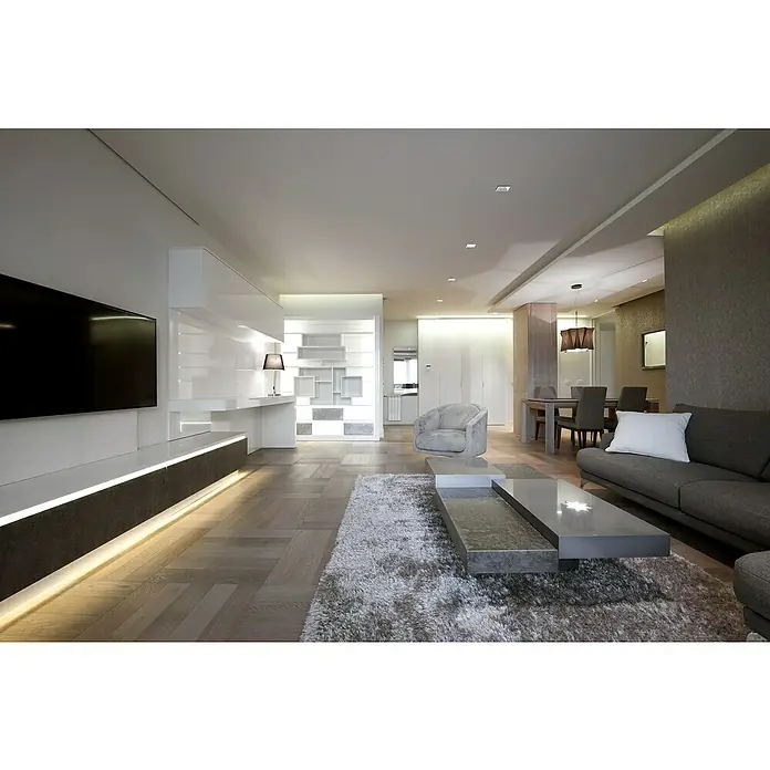 Alverlamp Foco empotrable Soporte Aro - L x An x Al: 8,2 x 8,2 x 3,55 cm, Blanco - Salón con mesa de centro moderna e iluminación elegante en la pared de la TV. El diseño une estilo y funcionalidad para un ambiente elegante.