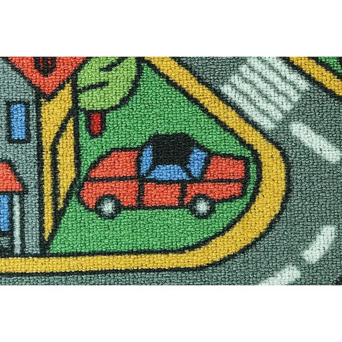 Moqueta a metros Infantil Rally - Ancho: 200 cm, 100 % poliamida, Multicolor - Colorido primer plano de una alfombra de juego con coche, árbol y casas, ideal para habitaciones infantiles.
