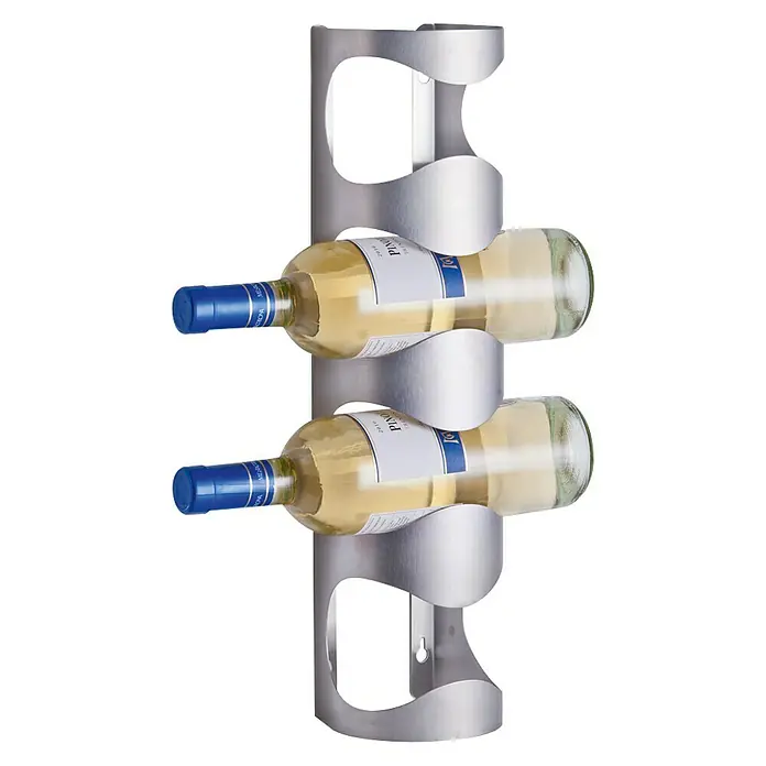 Zeller Present Weinregal - L x B x H: 11,5 x 9,8 x 45 cm, Anzahl Flaschen: 4 Stk., Edelstahl - Dieses Bild zeigt ein Weinregal aus Metall mit zwei darin liegenden Weinflaschen, das eine stilvolle Aufbewahrung von Weinen ermöglicht.