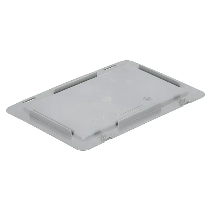 BAUHAUS Deckel für Eurobehälter - L x B: 30 x 20 cm - Nahaufnahme des grauen Kunststoffdeckels, der auf einer dunklen Oberfläche liegt und Details des Produkts hervorhebt.