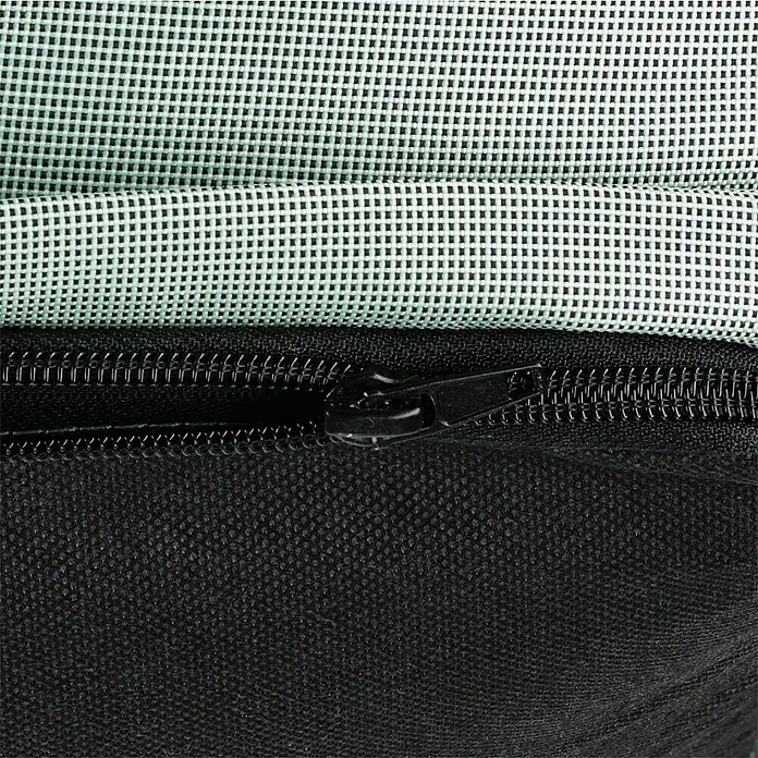 Sitzsack Aufblasbar - 70 x 90 x 70 cm, Blau, 100 % Polyester - Nahaufnahme eines schwarzen Produktes mit Reißverschluss und hellgrünem Netzgewebe. Textur und Details des Produkts werden hervorgehoben.