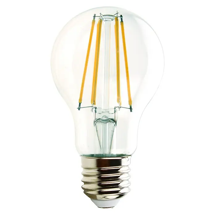 Voltolux LED-Lampe Glühlampenform E27 klar - E27, Nicht Dimmbar, Warmweiß, 1.055 lm, 8 W - Nahaufnahme einer klaren LED-Glühbirne mit vier gelben Filamenten und einem silbernen Sockel vor einem schwarzen Hintergrund.