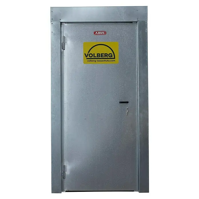 Volberg Baustellentür Security 190 OV - 87,5 x 195 cm, DIN Anschlag: Links, Verzinkt, RC 3 - Tür mit "VOLBERG"-Aufkleber und "ABUS"-Logo. Eine solide Tür mit einem Schlüssel im Schloss, die Sicherheit und Schutz verspricht.