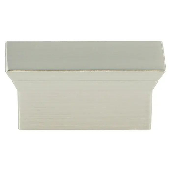 Möbelgriff - Vernickelt, B x L: 24 x 48 mm - Nahaufnahme eines creme-weißen Holzverkleidungselements mit einer klaren, kantigen Form und leichter Textur, ideal für Innenausbau.