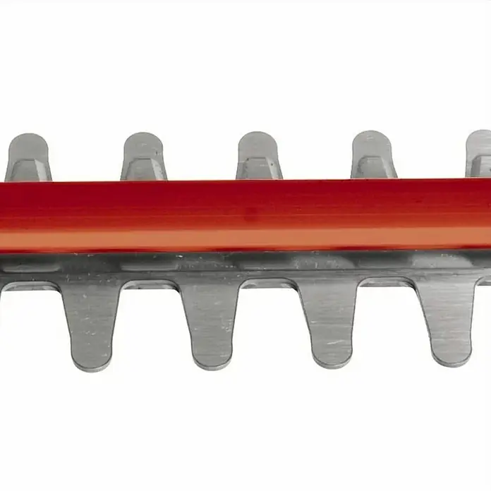 Einhell PXC 18V Cortasetos de batería GC-CH18/40 S/BAT.PXC - 18 V, Iones de litio, Sin batería, Longitud de corte: 40 cm - Primer plano de las cuchillas de un cortasetos, ideal para trabajos de jardinería de precisión y recorte de setos.