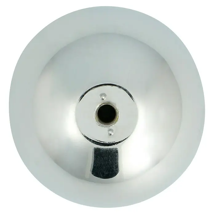 Häfele Pomo para muebles - Tipo de tirador del mueble: Botón, Plástico, Cromado, Blanco - Un primer plano de un tapón de fregadero cromado brillante que muestra sus reflejos y la abertura centrada.