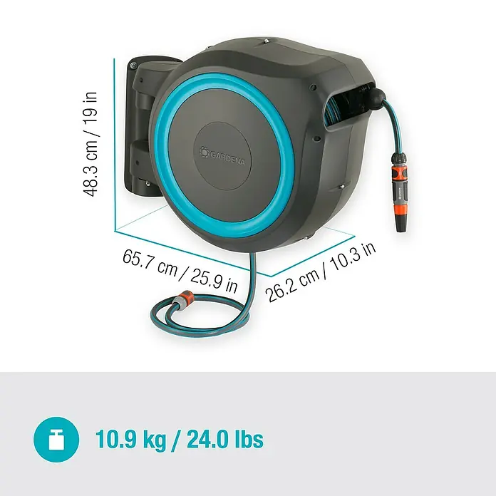 Gardena Portamangueras de pared RollUp M/L - Longitud del tubo: 25 m, Gris/Azul - Imagen de una caja para manguera Gardena con dimensiones de 48,3 cm x 65,7 cm x 26,2 cm y un peso de 10,9 kg.