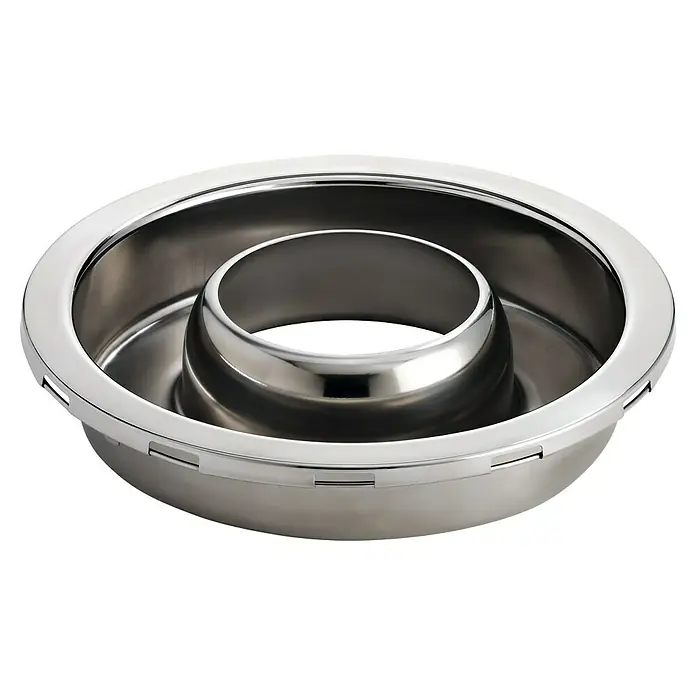 LotusGrill Fondue-Einsatz - Passend für: LotusGrill Raucharmer Holzkohlegrill Classic - Abgebildet ist eine glänzende, silberfarbene Gugelhupfform mit einer Röhre in der Mitte, ideal zum Backen von Kuchen.