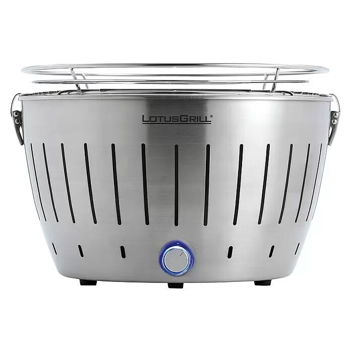 LotusGrill Holzkohlegrill Classic - Durchmesser Grillfläche: 34 cm, Silber - Silberner Edelstahl LotusGrill tragbarer Grill mit Rost, Lüftungsschlitzen und blauem Bedienknopf.