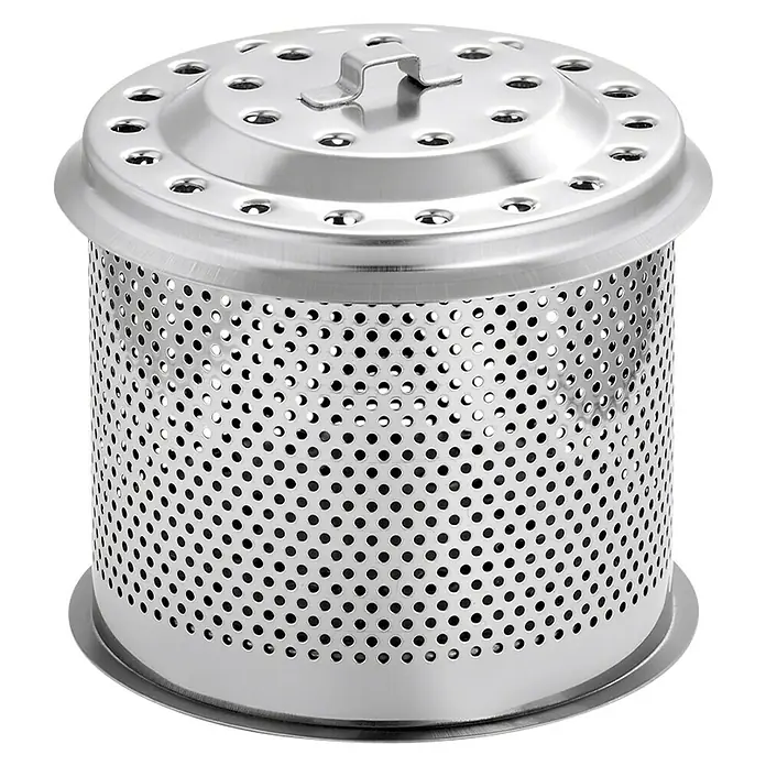 LotusGrill Edelstahlkohlebehälter Classic - Edelstahl, Passend für: Lotusgrill Holzkohlegrill Classic - Ein silberner, zylindrischer Siebkorb aus Metall mit Löchern und einem Deckel mit Griff. Ideal für die Küchenspüle zum Auffangen von Speiseresten.
