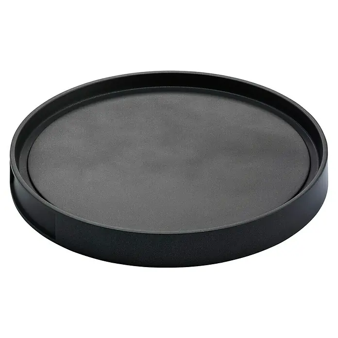 LotusGrill Grillplatte XL - Durchmesser: 34,8 cm, Aluminiumguss, Passend für: Lotusgrill Holzkohlegrill XL - Nahaufnahme eines schwarzen runden Drehtellers, ideal für die Präsentation von Produkten oder die Organisation von Gegenständen.
