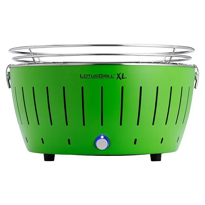 LotusGrill Holzkohlegrill XL - Durchmesser Grillfläche: 43 cm, Limettengrün - Ein grüner LotusGrill XL Holzkohlegrill mit silbernem Grillrost und Belüftungsschlitzen am Gehäuse für rauchfreies Grillen.
