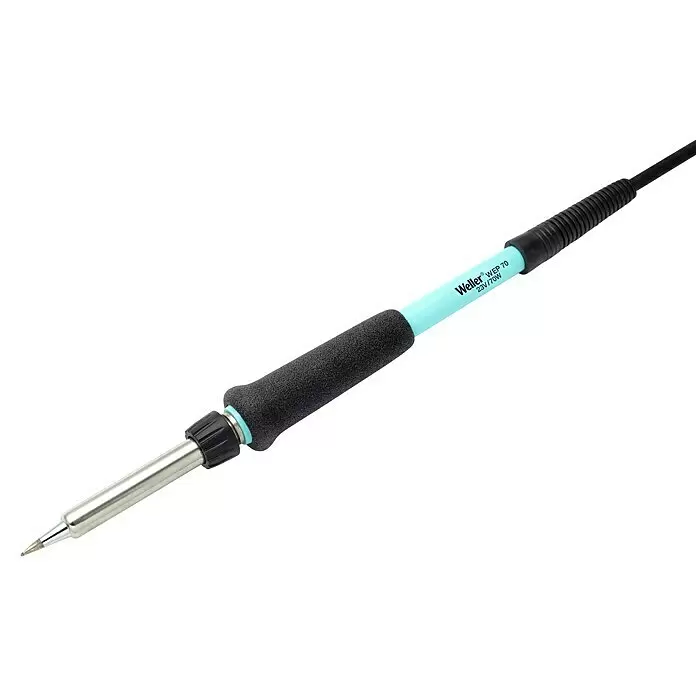 Weller Lötstation WE1010 digital - ESD sicher - Höchsttemperatur: 450 °C - Weller WEP 70 Lötkolben mit silberner Spitze, schwarzem Schaumstoffgriff, hellblauem Griffsegment und schwarzem Kabel.