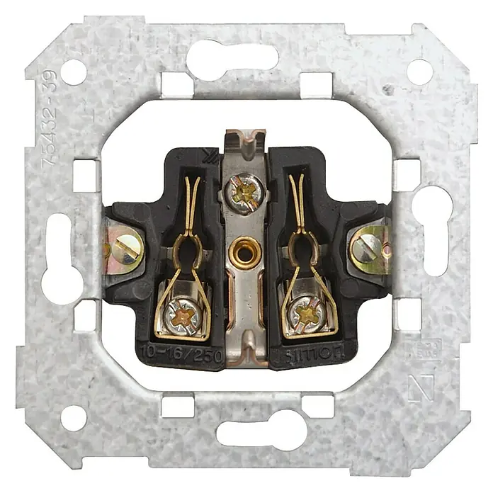 Simon 75 Enchufe - Plateado, Acero inoxidable, Montaje en superficie - Primer plano de la parte posterior de un interruptor de luz con las conexiones y el marco metálico visibles.