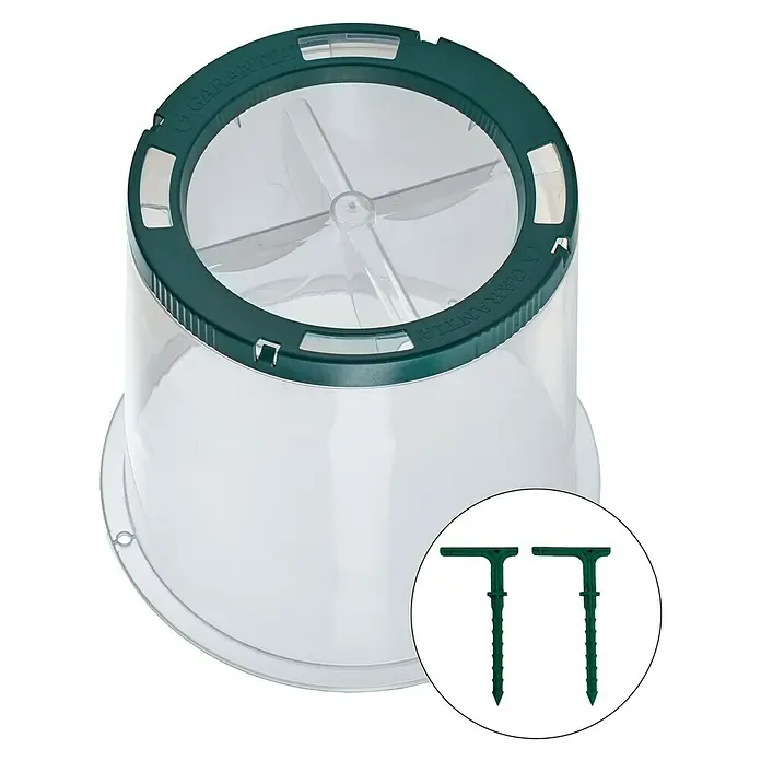 Garantia Pflanzglocke SUNNY - Höhe: 30 cm, Kunststoff - Das Bild zeigt eine transparente Schneckenschutzglocke mit einem grünen Rand und zwei grünen Bodenankern zur Befestigung.