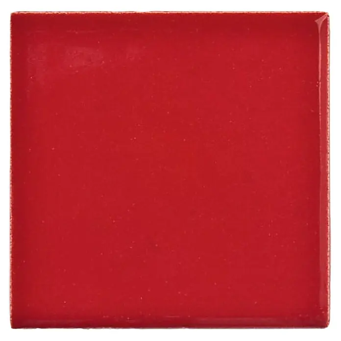 Esmalte de color Botz - Laca roja, 200 ml - Primer plano de una sola baldosa roja brillante, perfecta para diseños modernos de paredes o suelos.